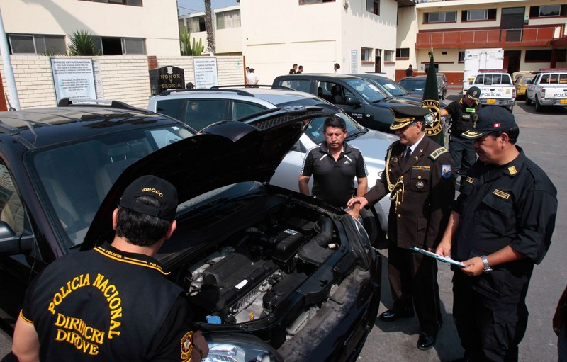 La Policía Nacional presento cinco vehículos recuperados en Ecuador y en provincias, tras ser robados en Lima bajo la modalidad del rent a car.