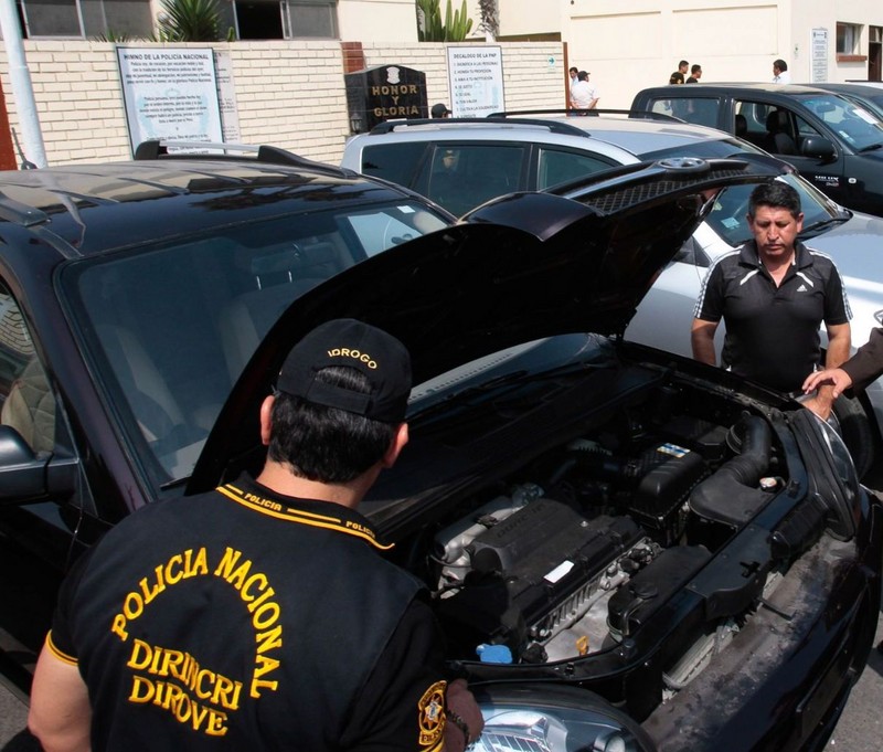 La Policía Nacional presento cinco vehículos recuperados en Ecuador y en provincias, tras ser robados en Lima bajo la modalidad del rent a car.