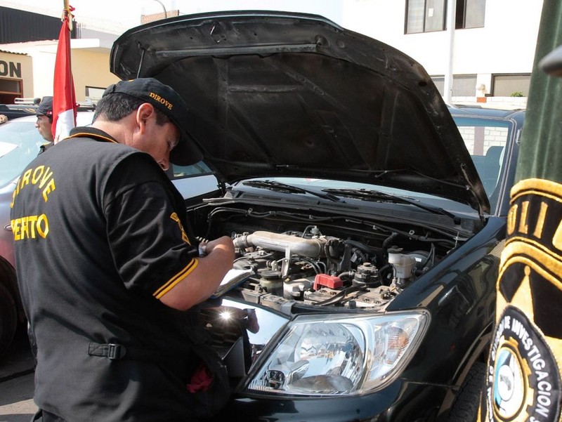 La Policía Nacional presento cinco vehículos recuperados en Ecuador y en provincias, tras ser robados en Lima bajo la modalidad del rent a car.