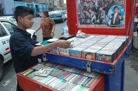 La venta de Cd piratas, una actividad al parecer lucrativa