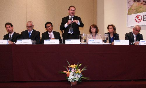 El ministro de Salud Alberto Tejada en conferencia sobre el tabaco y la salud