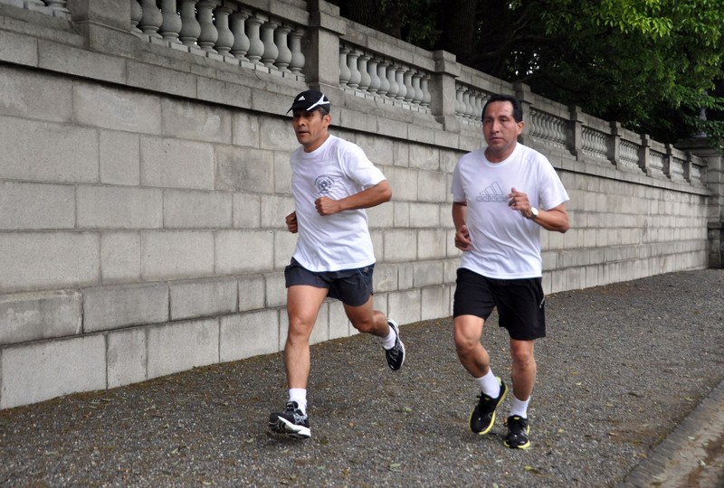 Presidente Ollanta Humala trota en los alrededores de Palacio de Akasaka en Japón