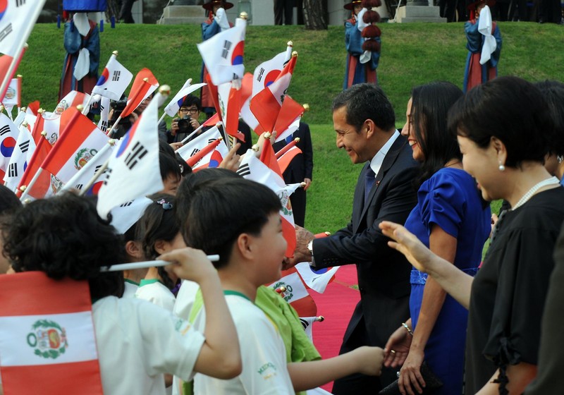 Presidente Ollanta Humala a su llegada a la Casa Azul, residencia presidencial surcoreana