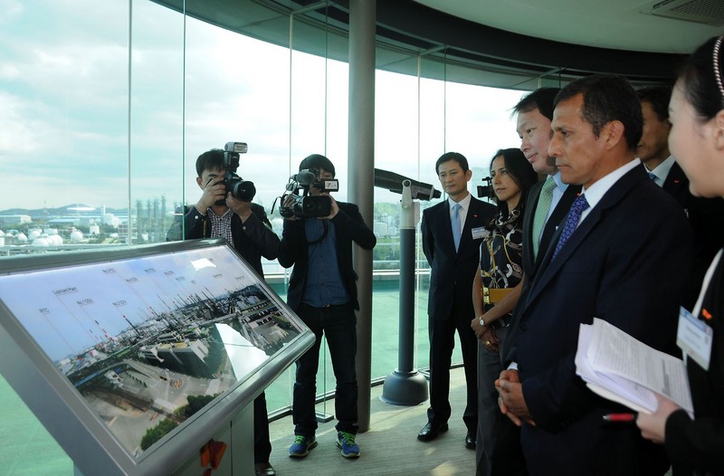 Presidente Ollanta Humala visitó instalaciones del Complejo Petroquimico en USLAM en Corea del Sur