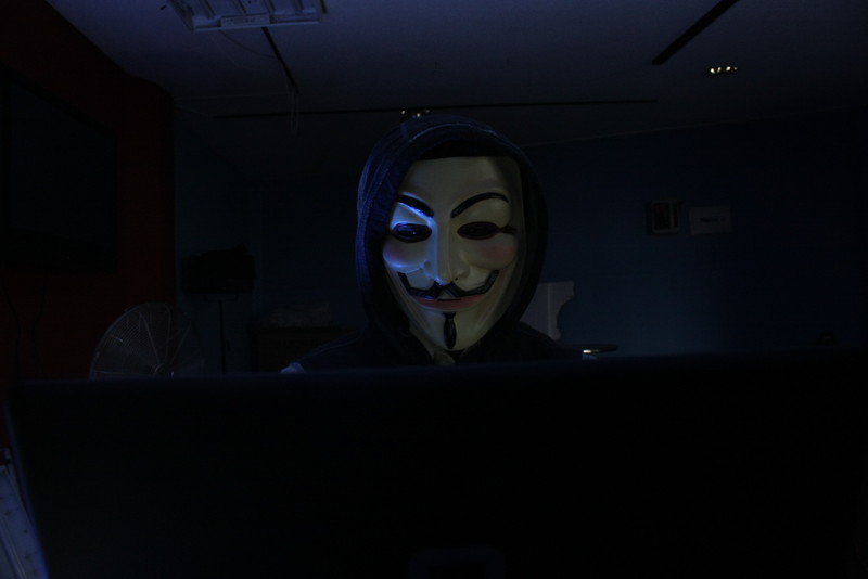 Anonymous ¿quiénes son y cómo actúan? Su lema es 'El conocimiento es libre. Somos Anonymous. Somos Legión. No perdonamos. No olvidamos.