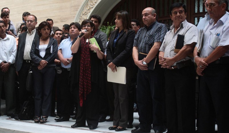 Alcaldesa Susana Villarán, ofreció conferencia de prensa junto a representantes del gremios de transportistas