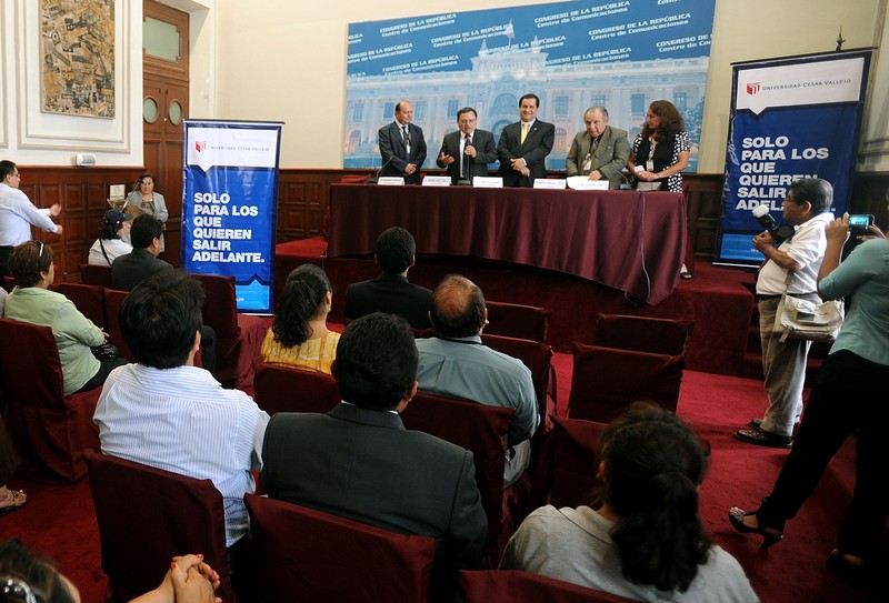 La Universidad César Vallejo firmo Convenio Interinstitucional con los representantes del Sindicato del Congreso de la Republica (SITRACON)