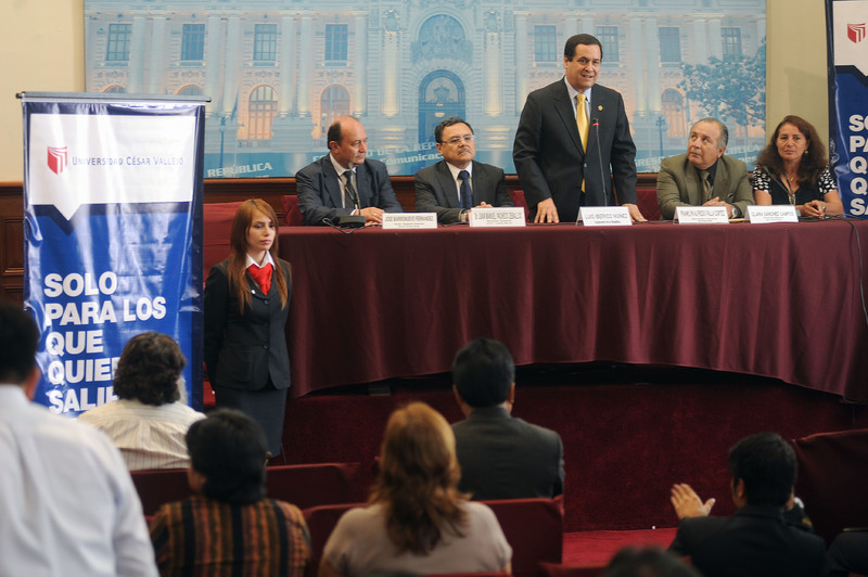 La Universidad César Vallejo firmo Convenio Interinstitucional con los representantes del Sindicato del Congreso de la Republica (SITRACON)