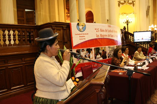 Claudia Faustina Coari Mamani, congresista de la República