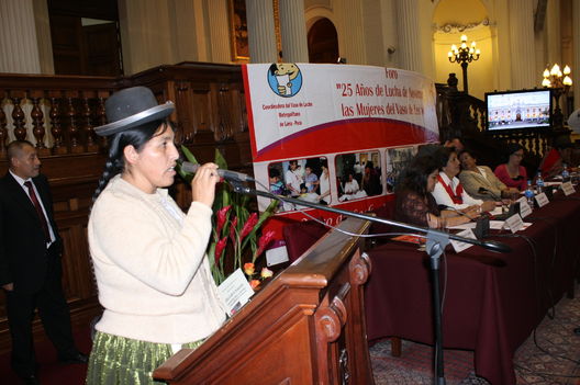 Claudia Faustina Coari Mamani, congresista de la República