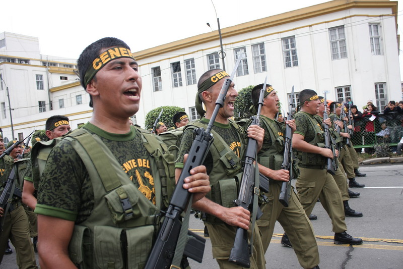 Soldados gloriosos de nuestro ejército peruano