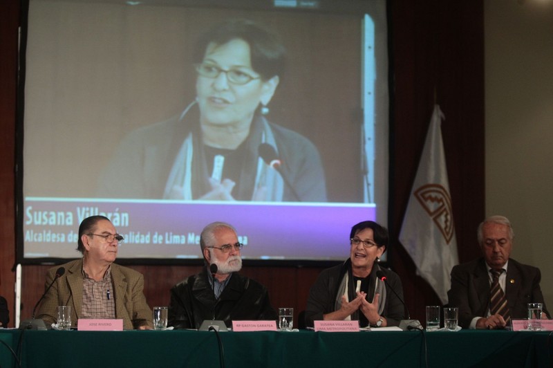 Alcaldesa de Lima, Susana Villarán, y el padre Gastón Garatea se reunieron con alcaldes distritales