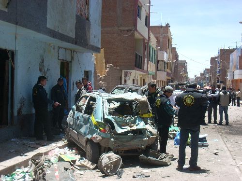 Explosión en el frontis de comisaría central de Juliaca