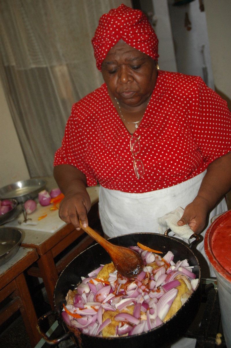 La negra de las estrellas. Maria Jesús de Gamero es considerada una de las mejores del país en la cocina peruana y los secretos que posee es pedido por los artistas