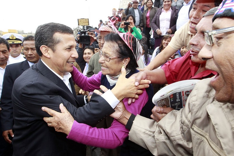 Presidente Ollanta Humala, encabezó Cambio de Guardia y saludo al público en general en la plaza de armas