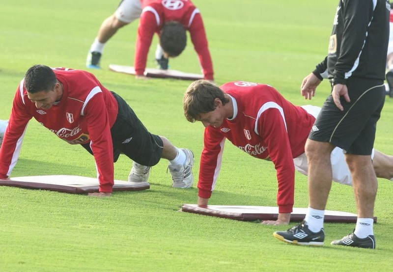 La selección peruana de fútbol entrena en las instalaciones de la Videna de San Luis