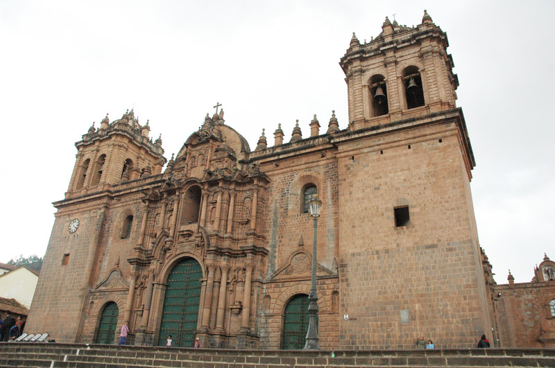 La Catedral del Cuzco o Catedral Basílica de la Virgen de la Asunción es el principal templo de la ciudad del Cuzco, en Perú