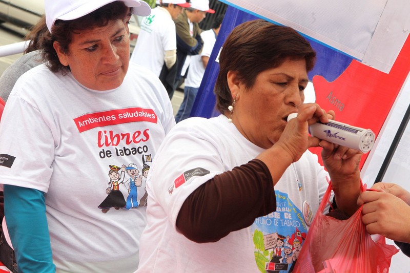 Día contra el consumo del tabaco en Lima