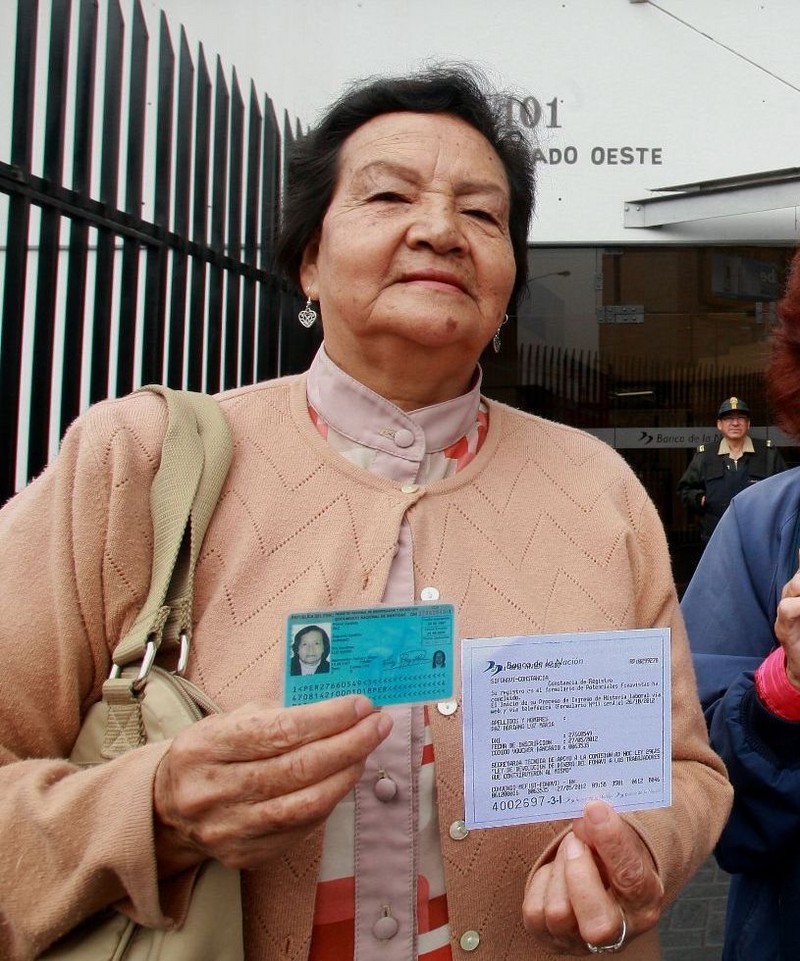 Miles de fonavistas se inscriben en el banco de la Nación