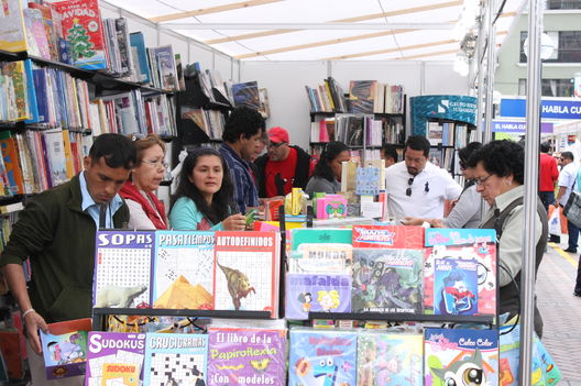 La Feria de Libro Ricardo Palma en el parque Kennedy de Miraflores