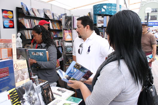 La Feria de Libro Ricardo Palma en el parque Kennedy de Miraflores