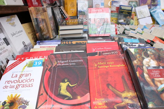 La Feria de Libro Ricardo Palma en el parque Kennedy de Miraflores