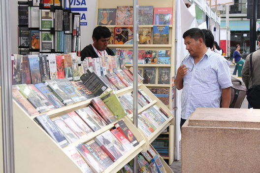 La Feria de Libro Ricardo Palma en el parque Kennedy de Miraflores