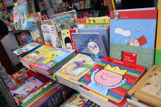 La Feria de Libro Ricardo Palma en el parque Kennedy de Miraflores