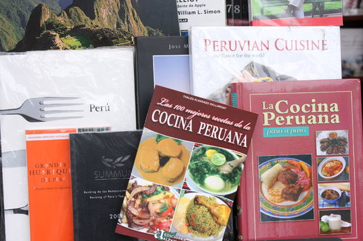 La Feria de Libro Ricardo Palma en el parque Kennedy de Miraflores
