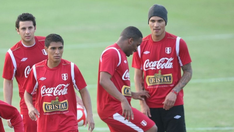 Claudio Pizarro farfán y Paolo guerrero entrenaron  junto sus compañeros de la selección peruana de futbol