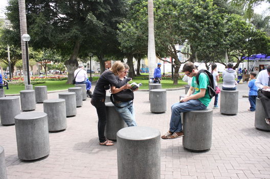 El atractivo y acogedor Parque Kennedy ubicado en el Ovalo de Miraflores