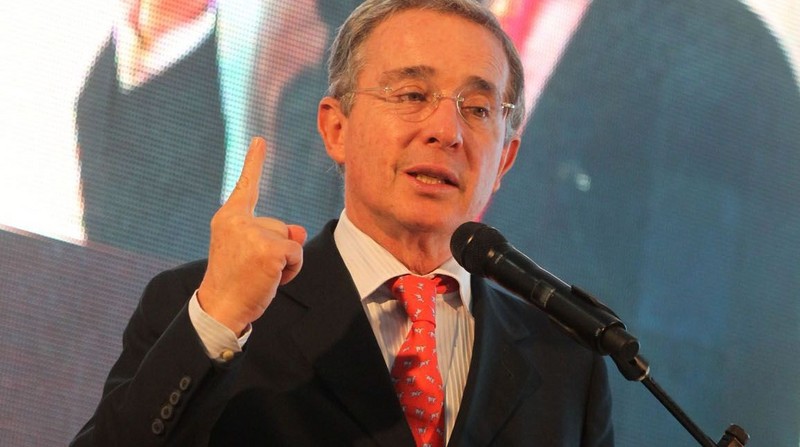 Conferencia del Ex-Presidente de Colombia, Alvaro Uribe, en la region del Callao.