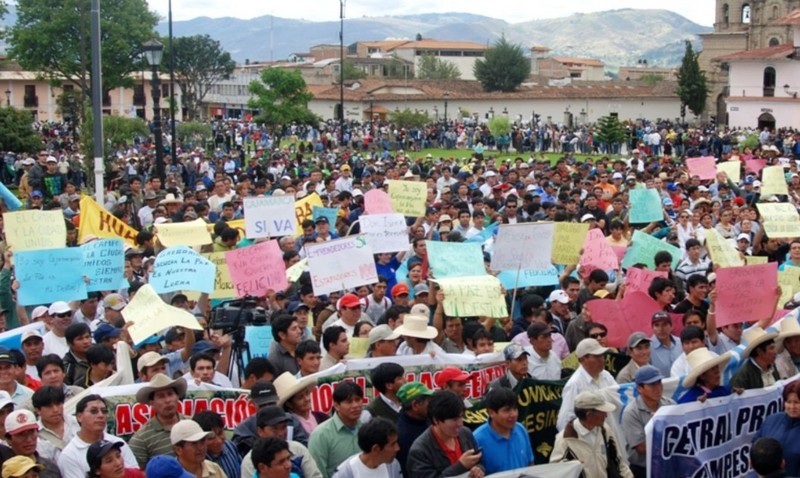 Miles de pobladores de Cajamarca marcharon por la paz