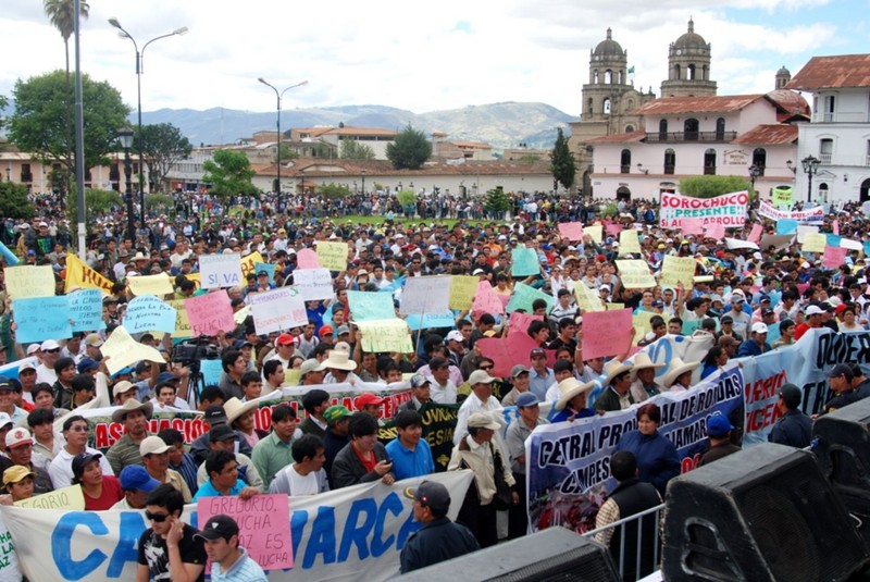 Miles de pobladores de Cajamarca marcharon por la paz