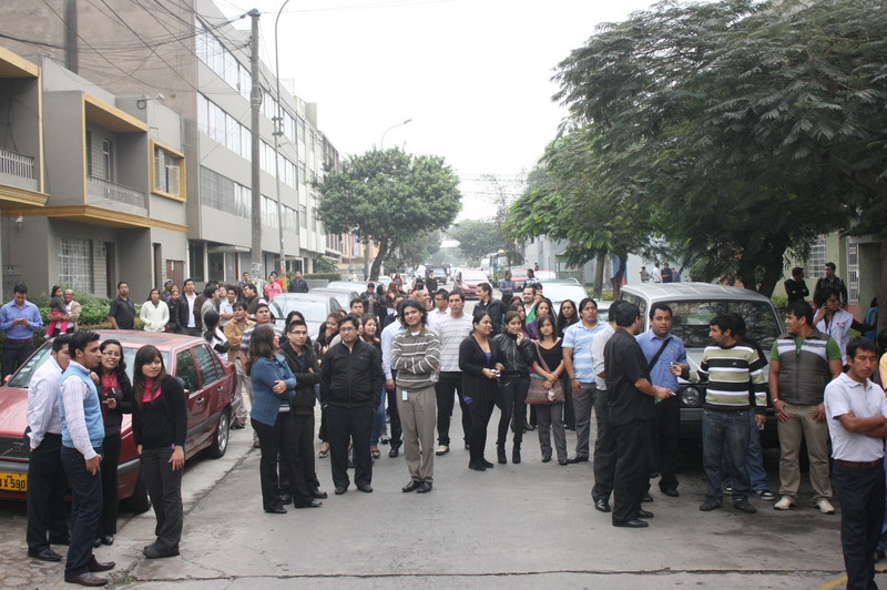 Simulacro de Sismo paralizo todo el Perú al recordarse el Día Nacional de la Reflexión sobre los Desastres Naturales