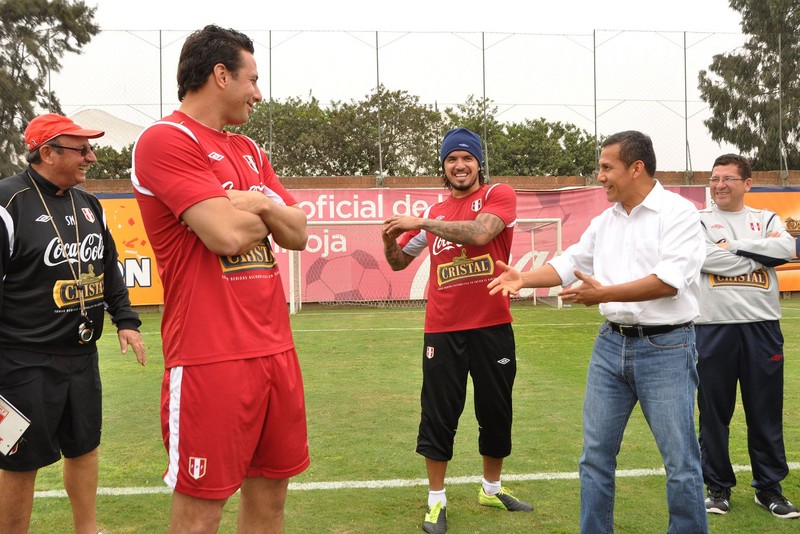 Presidente Ollanta Humala visitó a la selección peruana en la Videna