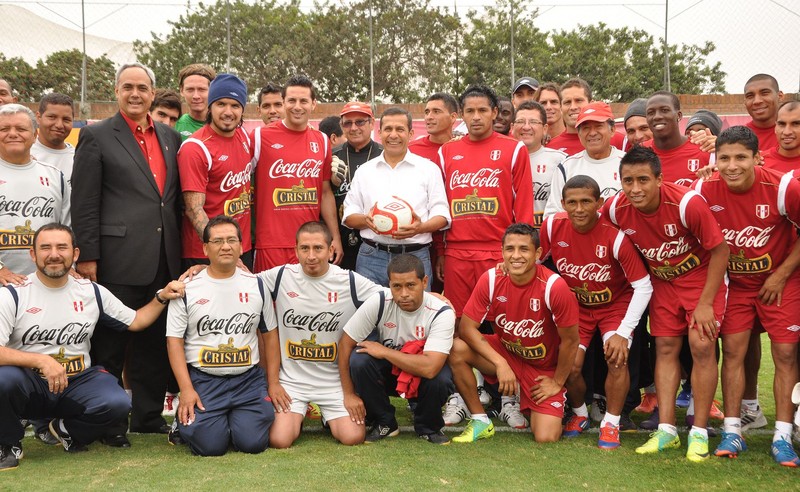 Presidente Ollanta Humala visitó a la selección peruana en la Videna