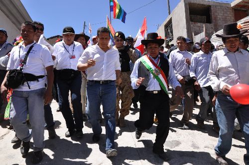 Presidente Ollanta Humala la casa donde le dieron refugio durante gesta democrática en Locumbaen, en la región Moquegua.