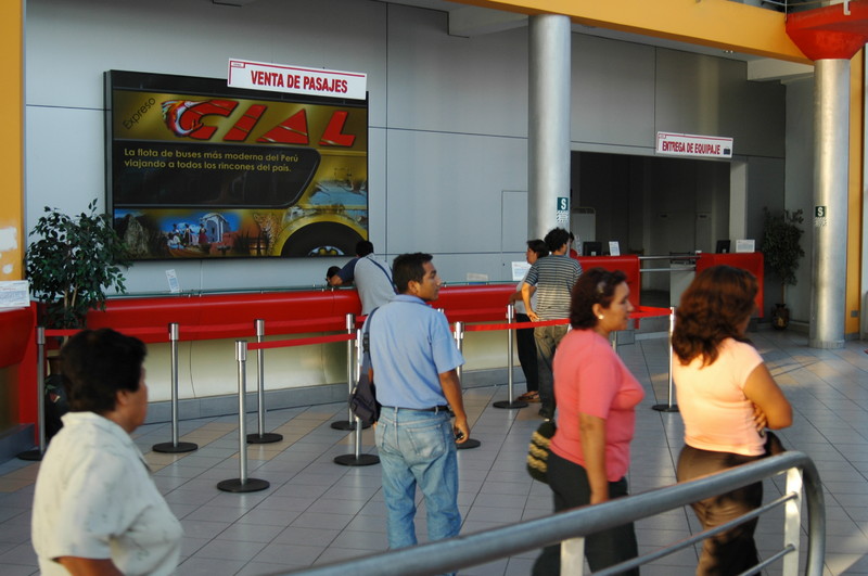 Miles de empresas de transporte terrestre brindan seguridad para sus clientes de diferente partes del Perú
