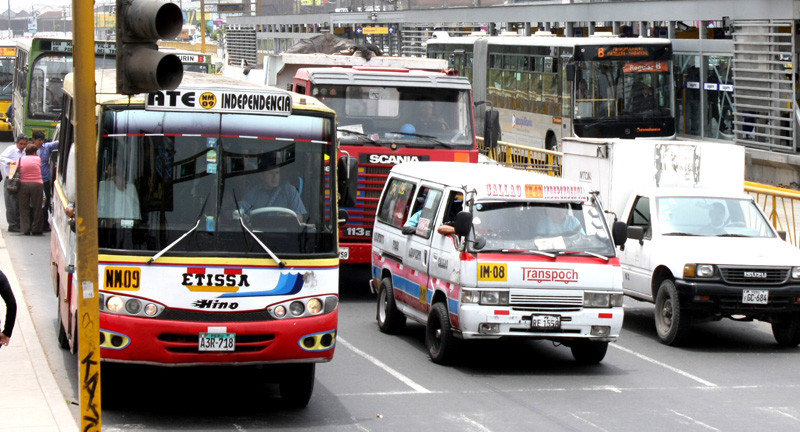 Municipalidad de lima dispuso desde el 2 de junio que los medios de transporte público no podrán poner música y  el comercio anbulatorio