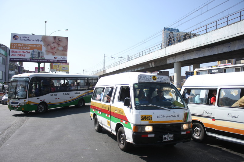 Municipalidad de lima dispuso desde el 2 de junio que los medios de transporte público no podrán poner música y  el comercio anbulatorio
