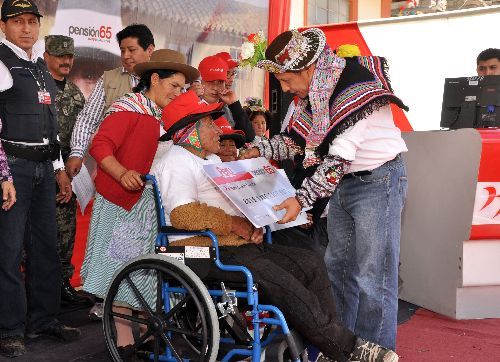 Presidente Ollanta Humala lanza Pensión 65 en el distrito de Yauli, departamento de Huancavelica