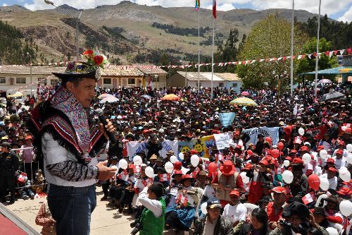 Presidente Ollanta Humala lanza Pensión 65 en el distrito de Yauli, departamento de Huancavelica