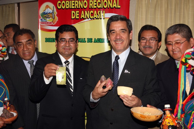 Ministro de Agricultura Luis Ginocchio y presidente Regional de Ancash, César Álvarez, anuncian 3ra Feria Alimentaria