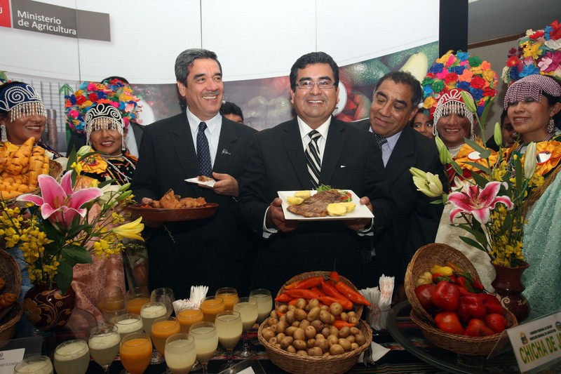 Ministro de Agricultura Luis Ginocchio y presidente Regional de Ancash, César Álvarez, anuncian 3ra Feria Alimentaria