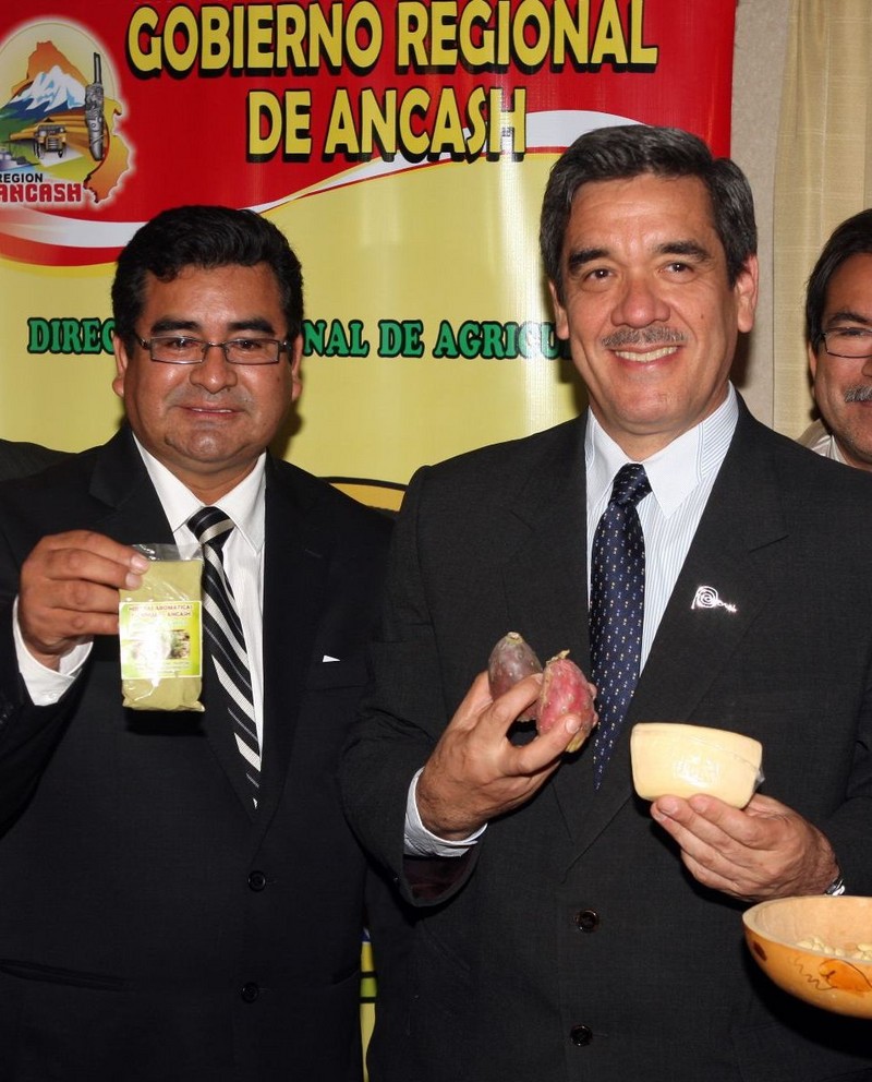 Ministro de Agricultura Luis Ginocchio y presidente Regional de Ancash, César Álvarez, anuncian 3ra Feria Alimentaria