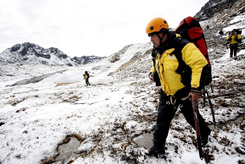 Rescate de los cadáveres en el nevado Mama Rosa de Paucartambo Cusco Tuvo que detenerse por mal tiempo en la zona