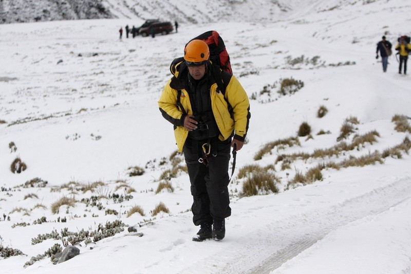 Rescate de los cadáveres en el nevado Mama Rosa de Paucartambo Cusco Tuvo que detenerse por mal tiempo en la zona