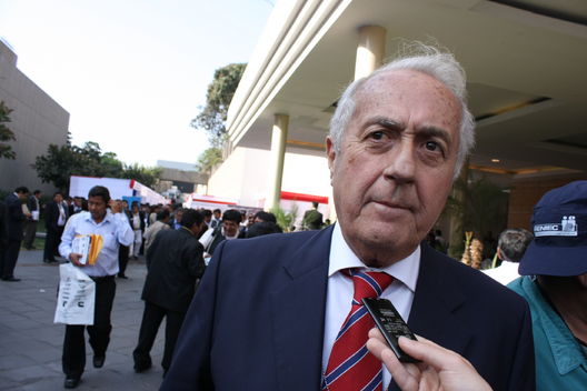 Alcalde de la Victoria Alberto Sànchez en una de sus incontables declaraciones a la prensa