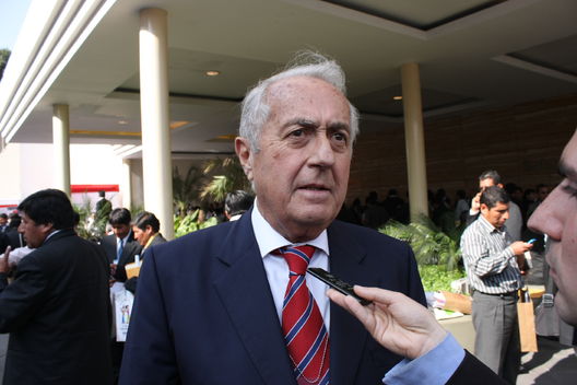 Alcalde de la Victoria Alberto Sànchez en una de sus incontables declaraciones a la prensa